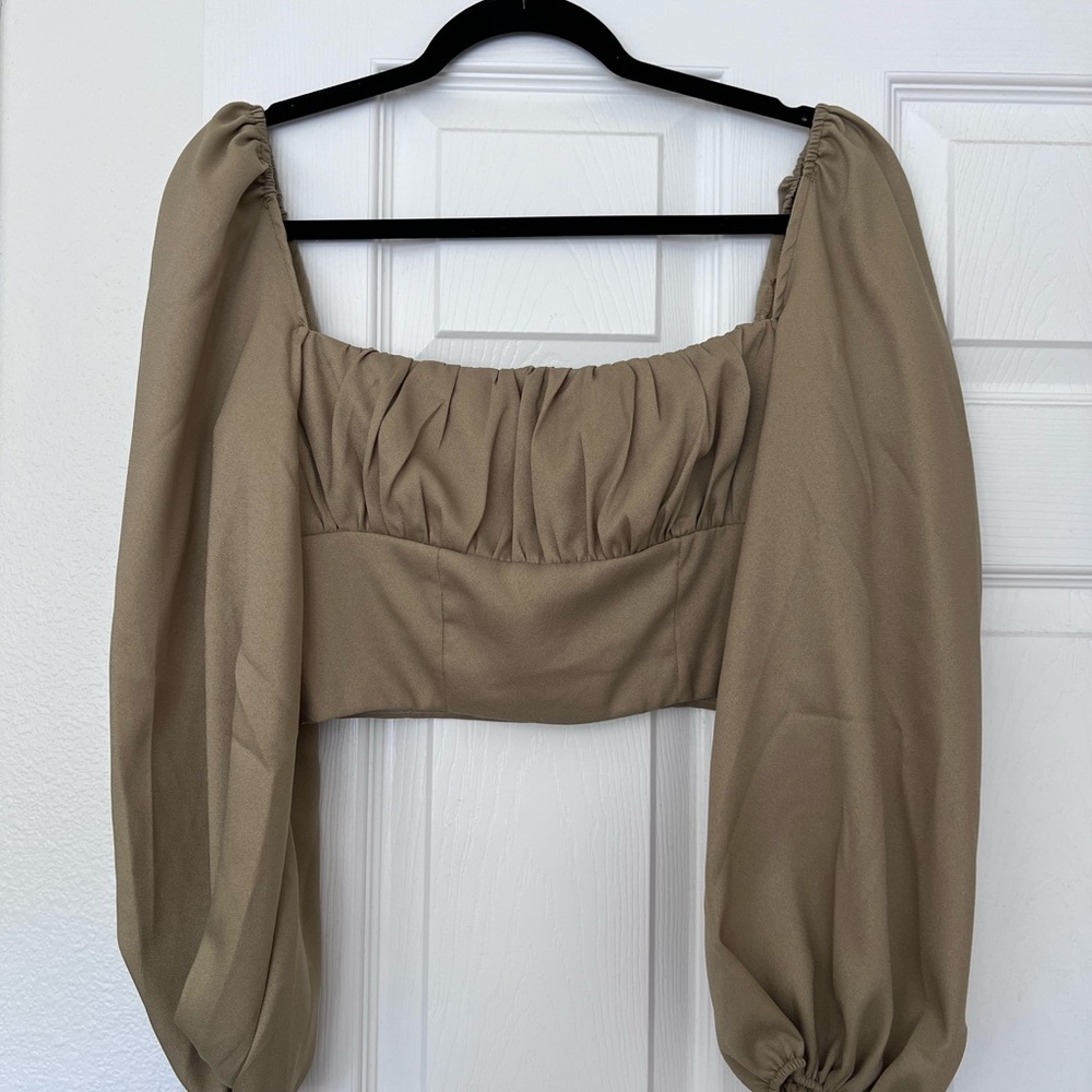 Cropped long sleeve blouse
